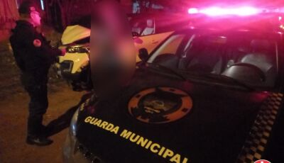 Embriagado condutor colide em placas de sinalização foge mas acaba preso pela GMB.