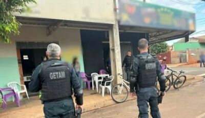 Menor é flagrada pela polícia cuidando de bar em Mato Grosso do Sul