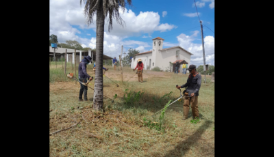 Secretaria de Obras realiza serviços de roçada e patrolamento no distrito Águas do Miranda