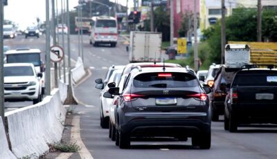 Prazo para licenciar veículos com placas final 1 e 2 em MS vence no dia 30