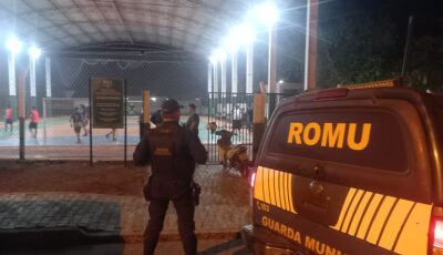 Jovem invade quadra de esportes, agride treinador e adolescente e acaba preso pela Guarda Municipal