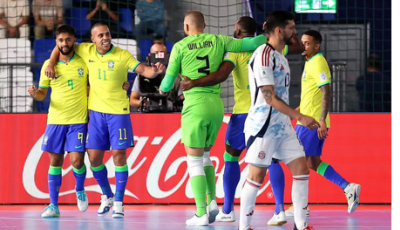 Seleção de futsal goleia de novo e vai às quartas com 100% na Copa