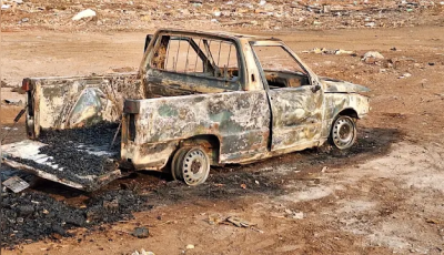 Carro pega fogo e fica completamente destruído próximo a lixão em MS