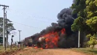 Carreta pega fogo em acidente e deixa ao menos um morto em MS