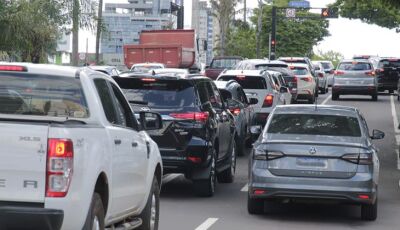 Veículos com placa final 0 devem estar com o licenciamento em dia até o final de outubro