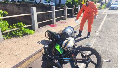 Morre motociclista atingido por moto em Avenida