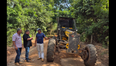 Prefeito acompanha patrolamento da estrada que dá acesso à Gruta Catedral