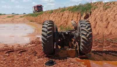 Trator cai de barranco e trabalhador morre esmagado em MS