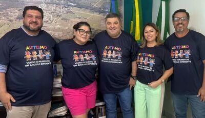 Prefeito recebe representantes da Associação dos Pais, Mães e Padrinhos de Autista de Bonito