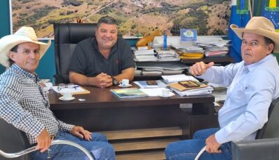 Josmail se reúne com  analista de Captação de Recursos e representante do Hospital do Câncer 