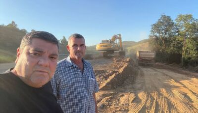 Prefeito Josmail Rodrigues acompanha obras de desvio na região da Fazenda Fênix