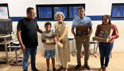 Prefeitura de Bodoquena entrega kits escolares para alunos da rede municipal