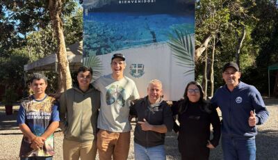 Ator Matheus Solano visita Bonito e encanta seguidores com paisagens naturais