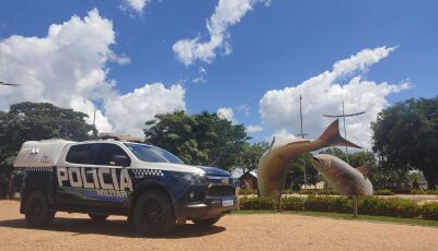 Explosões de bombinhas assustam alunos e causam dano em escola no centro de Bonito