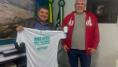 Prefeito Josmail Rodrigues recebe organizador do Open de Beach Tennis em Bonito