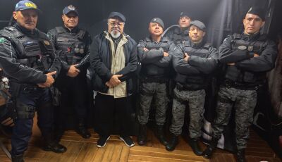 Guardas municipais realizam a escolta dos cantores no festival de inverno