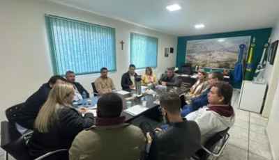 Josmail se reúne com  equipe de diretores e secretários