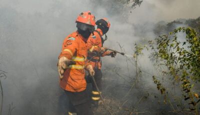 Incêndio destrói ambulância em Bonito