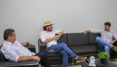 Josmail participa de reunião na Assomasul sobre a organização do 3&ordm; Congresso dos Municípios