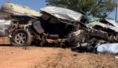 Motorista de caminhonete morre durante grave acidente em rodovia