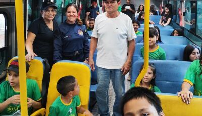 Fã da Guarda Municipal, pequeno Edilei pede foto com equipe de segurança de Bonito