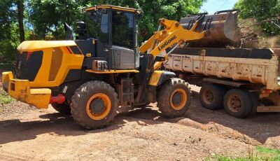 Bonito realiza limpeza, cascalhamento e patrolamento no Distrito Águas do Miranda