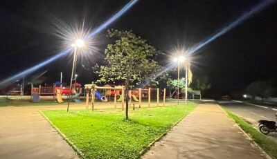 Praça da Marambaia recebe iluminação de LED