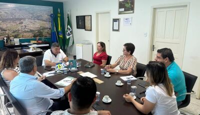 Prefeito se reúne com presidente do SIMTED de Bonito e autoridades em Bonito