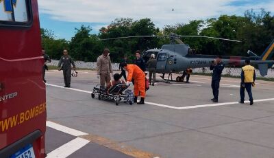 Mulher é socorrida de helicóptero após passar mal por dias em fazenda em MS