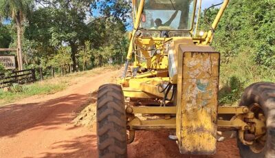 Equipe da Secretaria de Obras  realiza patrolamento na Estrada Velha
