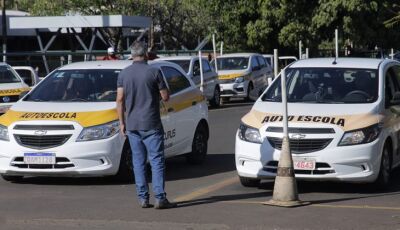 Fim do exame de baliza no pátio do Detran marca mudança no processo de habilitação