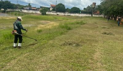 Equipe da Secretaria de esporte realiza reparos no Estádio Municipal
