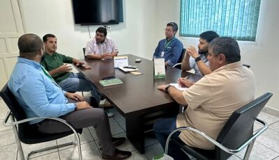 Prefeito se reúne com  com representantes do Sicredi Centro-Sul MS/BA
