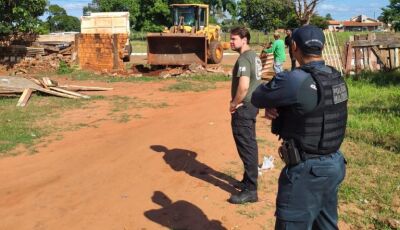 Polícias Civil e Militar apoiam Município na demolição de ponto de drogas e prostituição