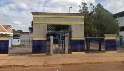 Vigilante é agredido com capacetadas em quadra de escola 