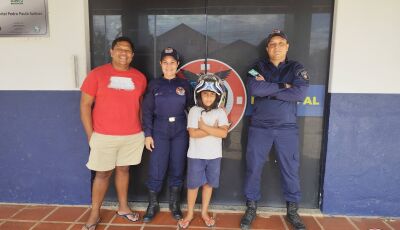 Pequeno Bernardo realiza sonho ao visitar a Guarda Municipal e emociona agentes em Bonito