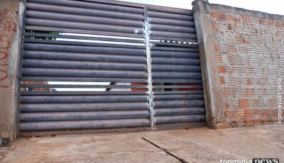 Mulher joga carro contra portão para invadir casa do ex em MS