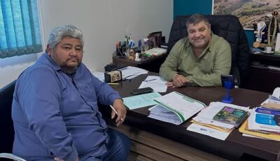 Prefeito se reúne com líder da gestão na Câmara Municipal
