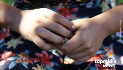 Menina de 13 anos é estuprada em matagal pelo próprio pai  