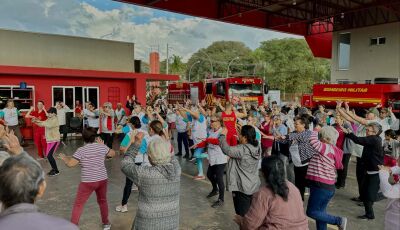 Grupo Conviver Idosos participou de uma atividade especial no Corpo de Bombeiro