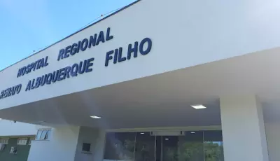 Mulher e criança de 1 ano ficam feridos durante queda de motocicleta
