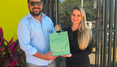 MC Cosméticos celebra nova conquista de Celso junto ao Grupo Boticário