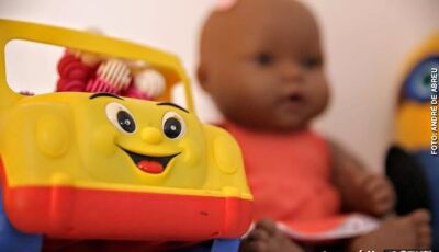 Mãe é presa suspeita de agredir filho de 2 anos  