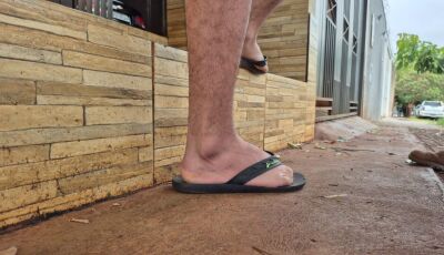 Homem anda nu, faz gestos obscenos para crianças e vai preso 