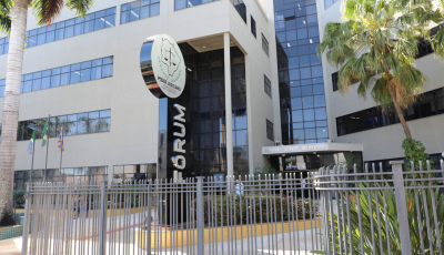Justiça condena restaurante a indenizar cliente que encontrou barata em hambúrguer
