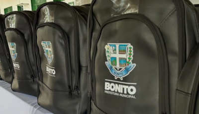 Prefeitura de Bonito entrega 2,6 mil mochilas aos alunos da rede municipal