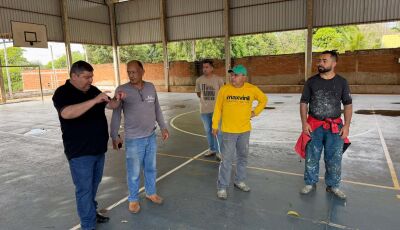 Josmail vistoria Escola João Alves e anuncia reforma e manutenção na unidade