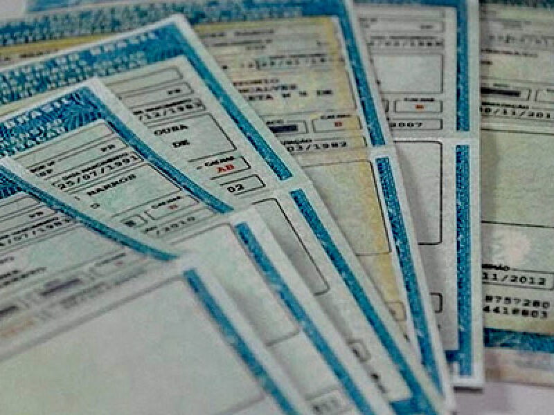 Idosos começam a pagar taxa diferenciada em renovação de 