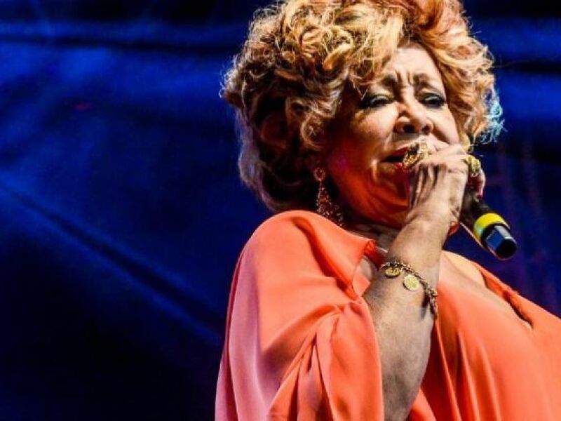 Cantora Alcione é internada em São