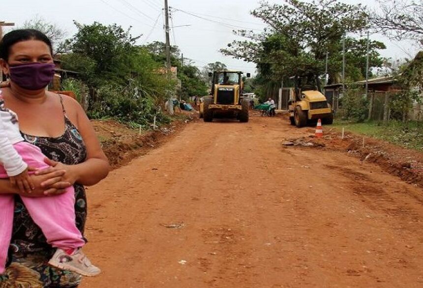 Moradora do Jardim Carandá, um dos bairros que receberá pavimentação e drenagem de águas pluviais